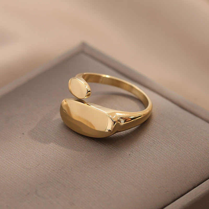 Dual Oval Charm Gold Ring