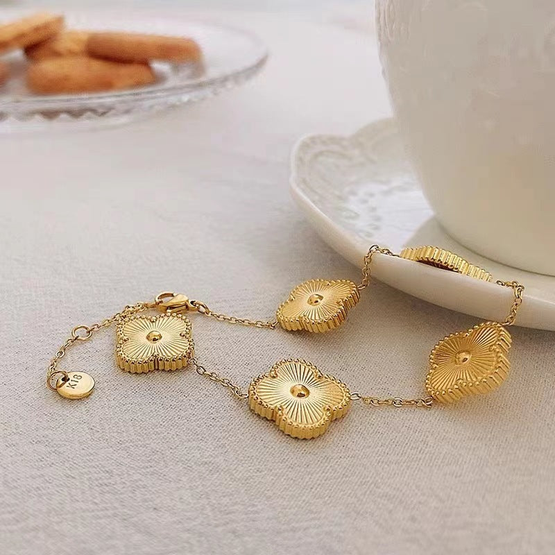 Golden Clover Loose Bracelet