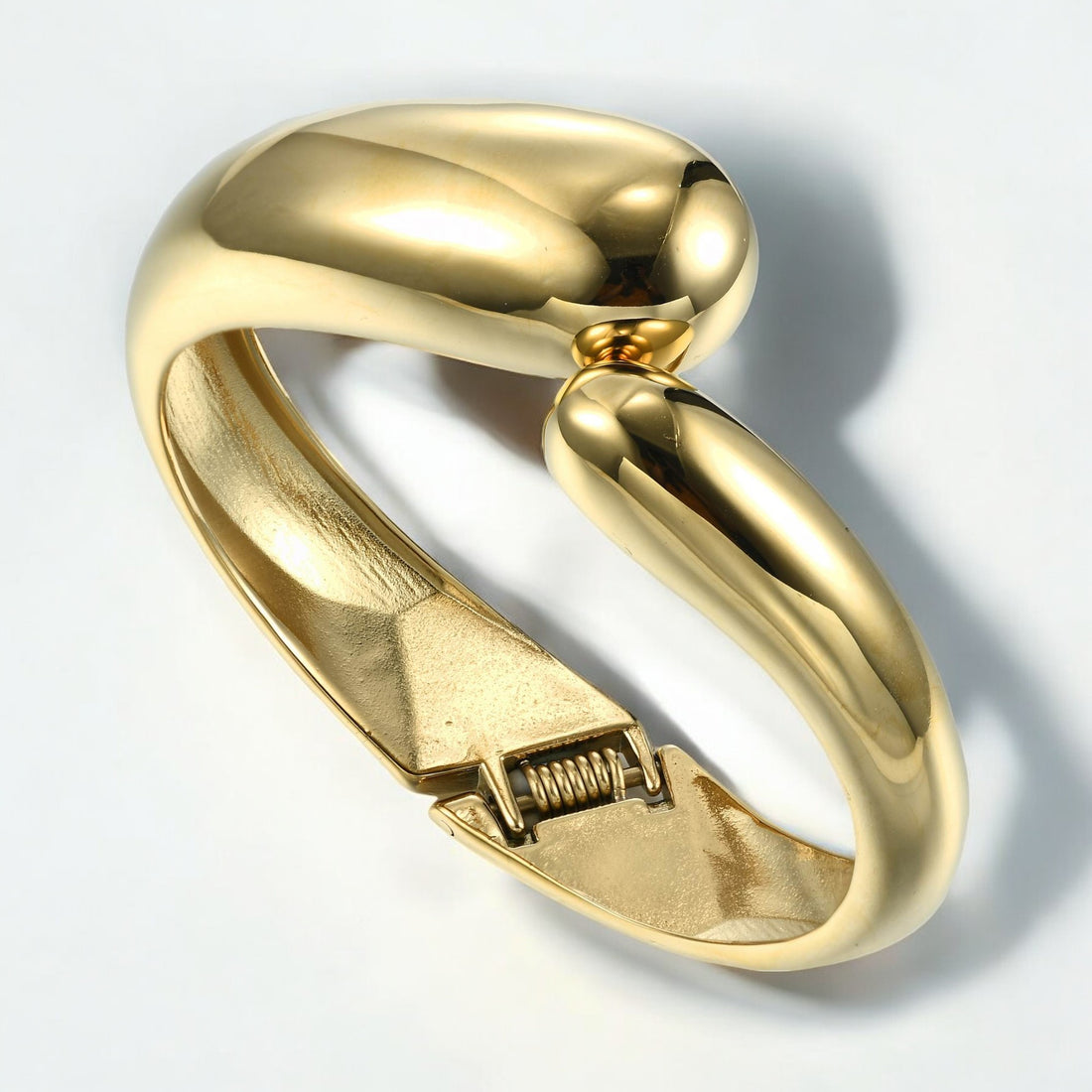 Chic Gilt Cuff