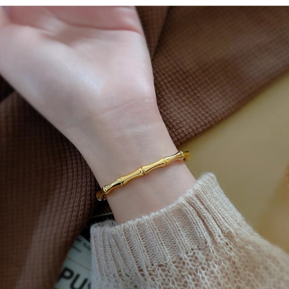 Graceful Bangle Bracelet