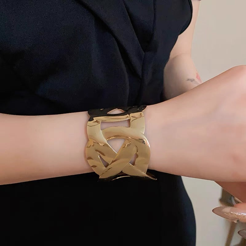 Golden Splendour Cuff