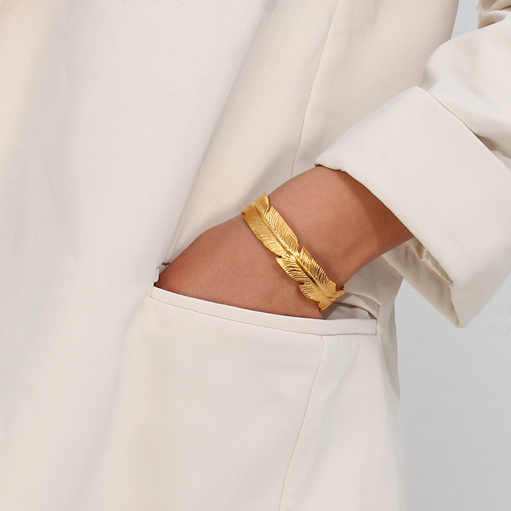 Featherlite Gold Cuff