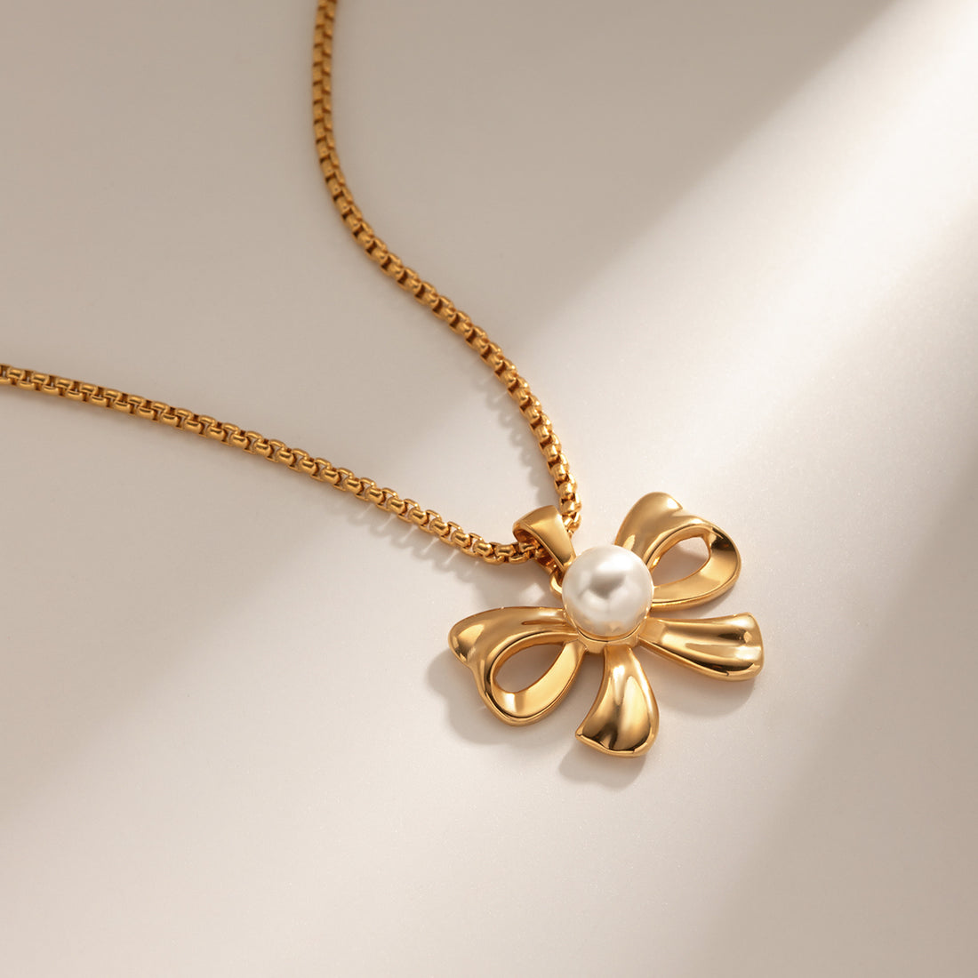 Pearl Bow Gold Necklace