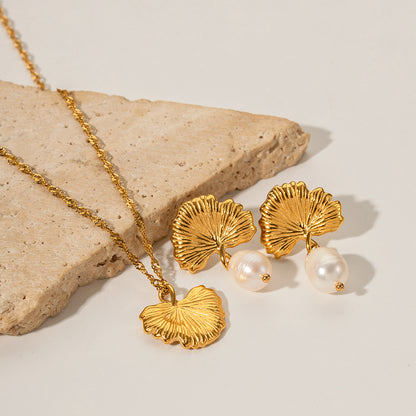 Golden Leaf Gold Necklace