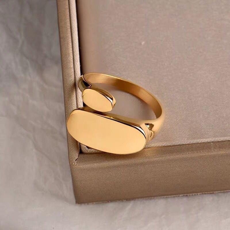 Dual Oval Charm Gold Ring