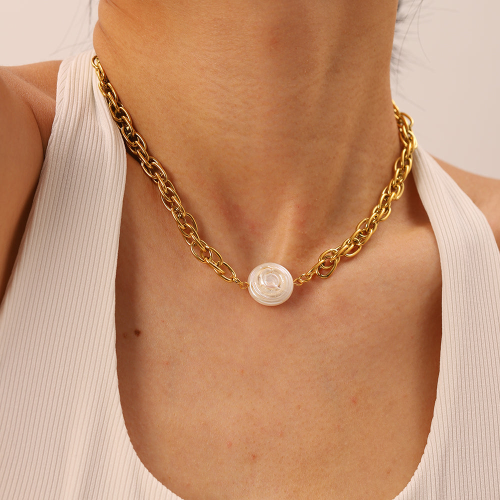 Pearl Essence Gold Necklace