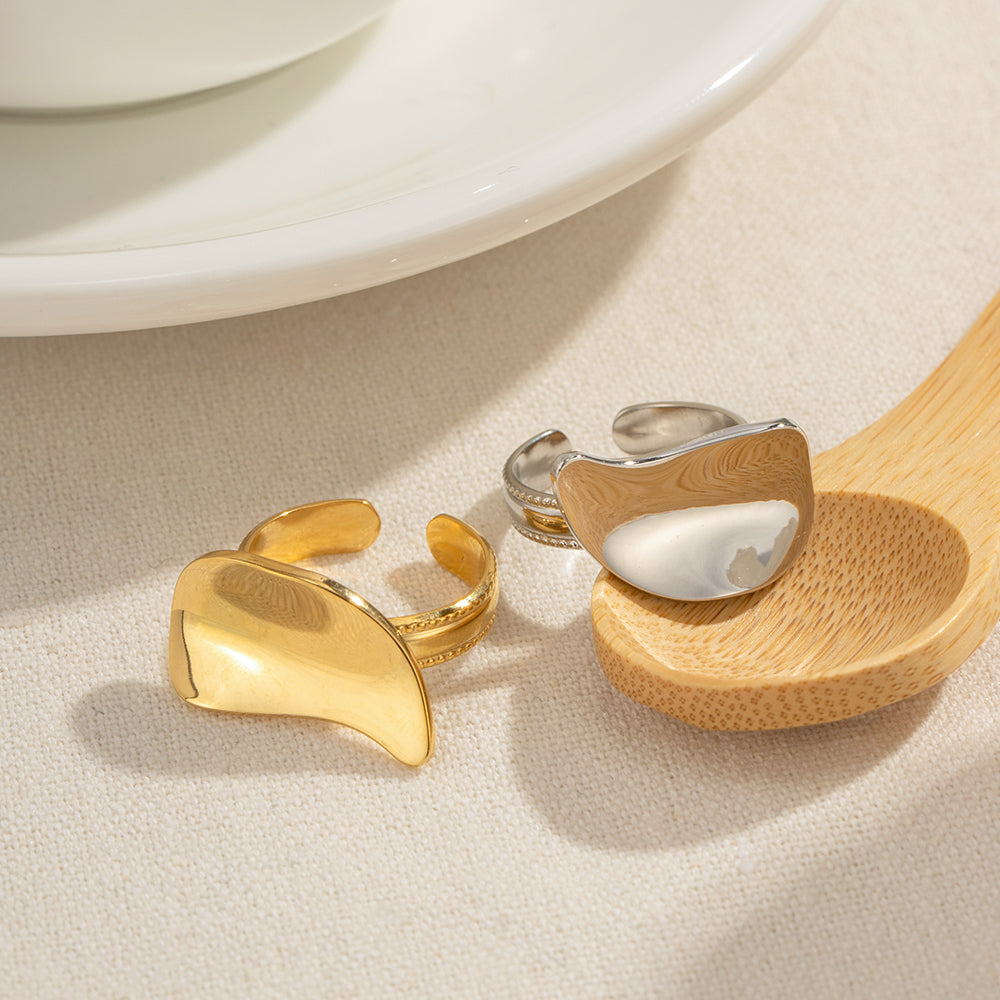 Eclipse Elegance Ring