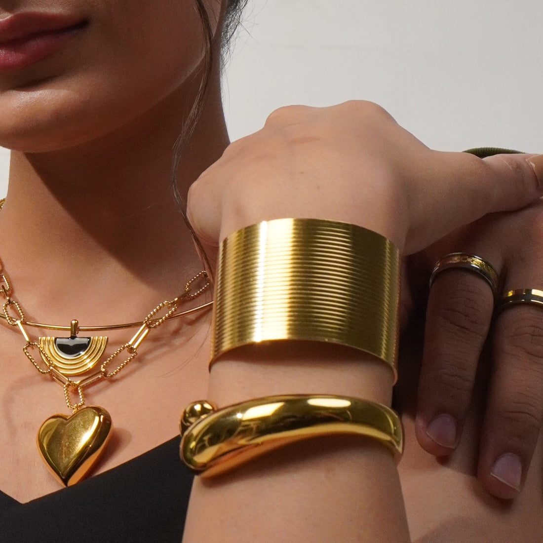 Chic Gilt Cuff
