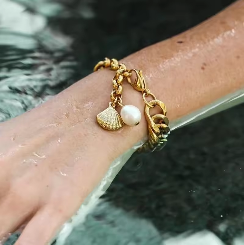 Pearl Shell Splendour Gold Loose Bracelet